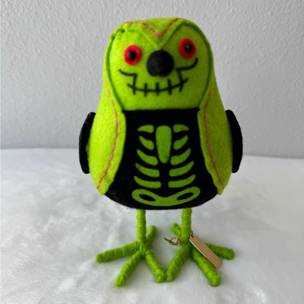 New 2024 Featherly ‘X-Ray’ Felt Bird Halloween fegurine.